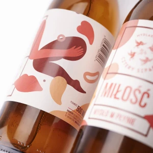 MILOS_C_MYDLO_W_PLYNIE_zoom_3.jpg
